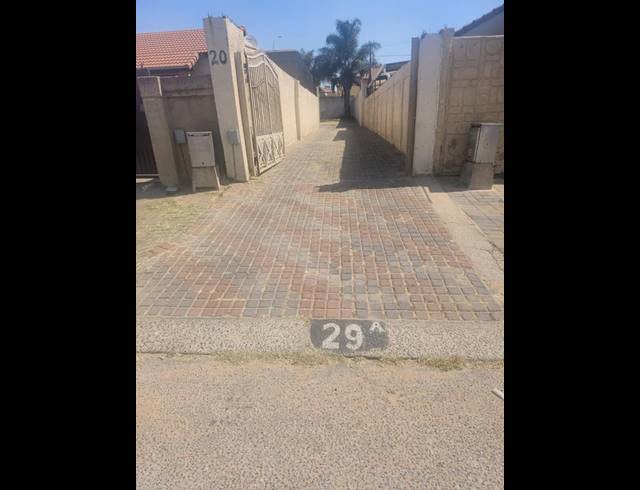 3 BEDROOM HOUSE FOR SALE IN ORMONDE